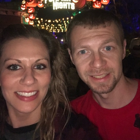 Meet poshers, Kelsey and Brian - Picture 3 of 5